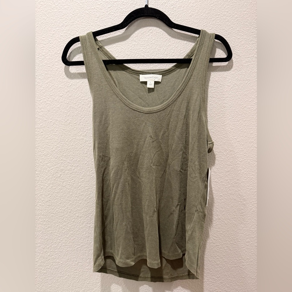🌿 NWT Nordstrom Treasure & Bond Ribbed Olive Green Tank Top – Size L 🌿 - Picture 1 of 5